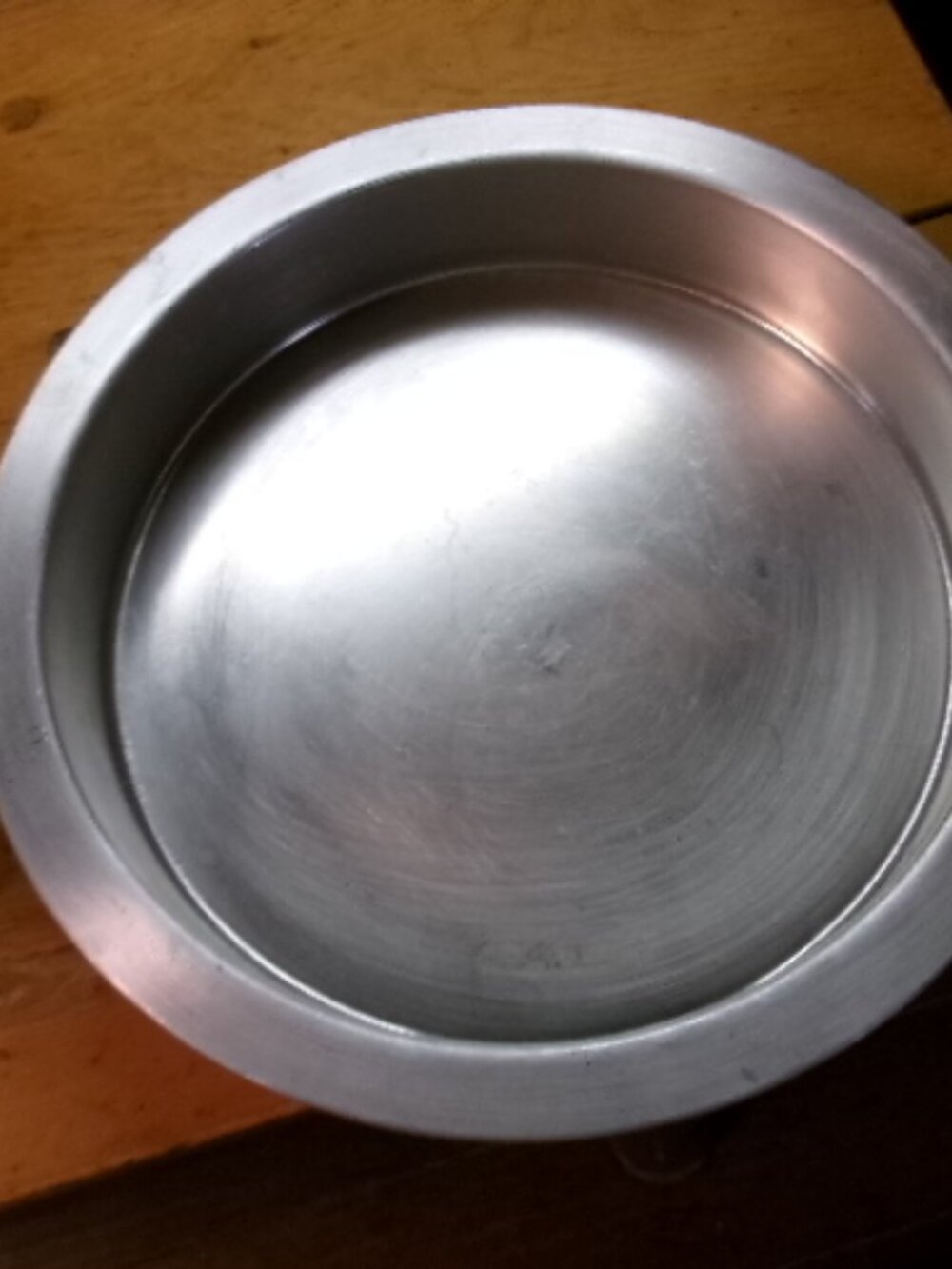 vtg round Rema 4595120 Aluminum round air insulated cake pan 9 x 1 3/4 very good